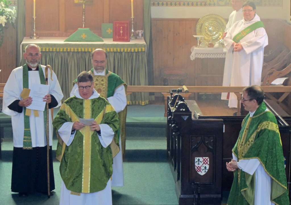 The Rector presents The Reverend Dr Michael Hull to the Bishop of Edinburgh
